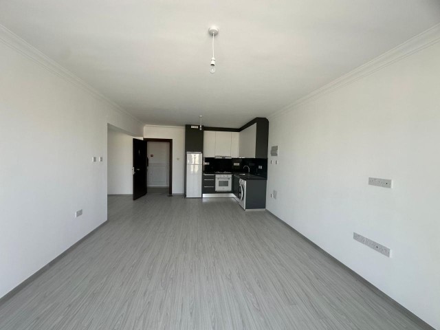 İskele Loungbeach bölgesinde denize yürüme mesafesi, geniş metrekareye sahip,TÜM VERGİLERİ ÖDENMİŞ satılık 1+1 daire HABİBE ÇETİN 05488547005 - Fotoğraf 3
