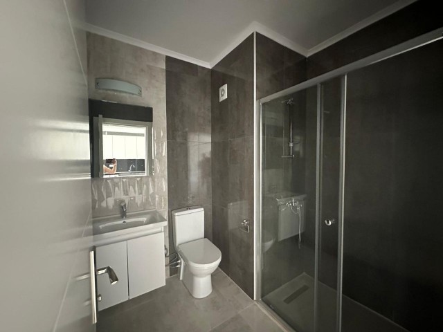 İskele Loungbeach bölgesinde denize yürüme mesafesi, geniş metrekareye sahip,TÜM VERGİLERİ ÖDENMİŞ satılık 1+1 daire HABİBE ÇETİN 05488547005 - Fotoğraf 4