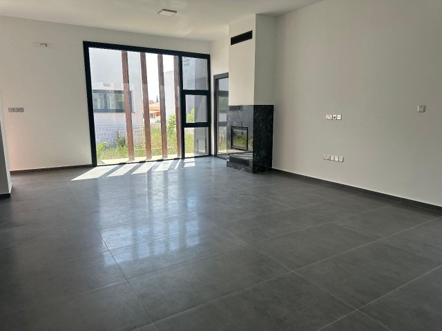 Gazimağusa Yeniboğaziçin de satılık 3+1 müstakil villa Habibe ÇETİN 05488547005 - Fotoğraf 1
