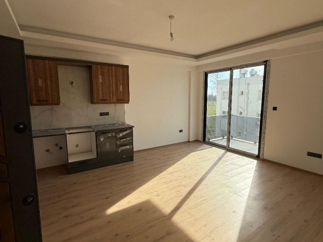 Gazimağusa Çanakkale bölgesinde 1 hafta sonra teslim satılık 1+1 daire Habibe ÇETİN 05488547005 - Fotoğraf 1