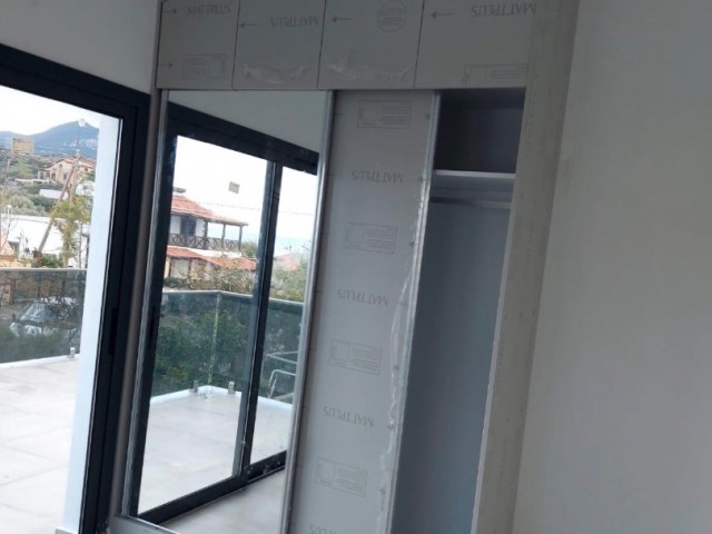 GİRNE ALAGADİ ‘DE DENİZE SIFIR 3+1 VİLLA
