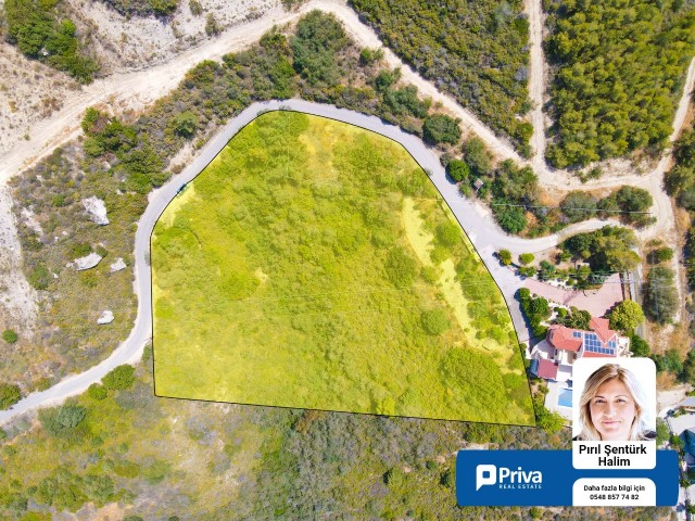 Kıbrıs ,Girne'de 9 Dönüm Arazi, Muhteşem Girne Şehri ve Deniz Manzaralı !