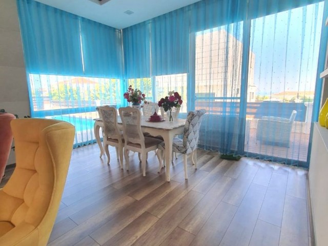 KIBRIS GİRNE ALSANCAK'TA , EŞYALI 4+1 VİLLA DENİZ MANZARALI, ÖZEL HAVUZLU, SİTE İÇİNDE, MODERN TASARIM VE MÜKEMMEL KONUMA VE ULAŞIMA SAHİP
