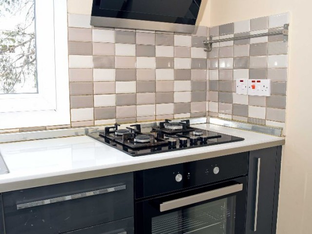 KIBRIS,GİRNE MERKEZ'DE FIRSAT SATILIK DAİRE !! GENİŞ 2+1 EŞYALI, 95 m2, METRO PLUS MARKET ÜSTÜ, CHAMADA OTEL VE ŞEHİRE YÜRÜME MESAFESİNDE
