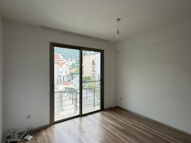 Lapta'nın Gözde Bölgesinde Satılık 1+1 Daire