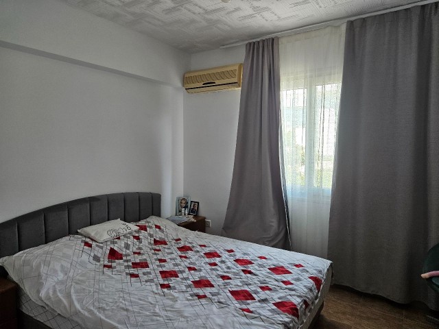Ilk evim kredisine uygun. Girne Zeytinlik (*Doruk Halı sahaya yakın) toplam 4 haneden oluşan blokda 2. Kat 85m2 çok temiz dairemiz satılıktır... - Fotoğraf 1