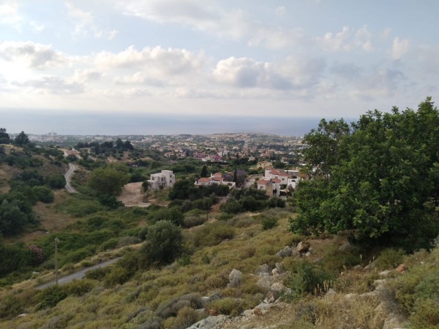 Karşıyaka dağ tarafı Eagle Nest( kartal yuvası) konumuyla Türk tapulu 1494 m2 arsa..( Arazi içine daire 90.100 bini geçmeyecek. veya 30 bin civarında araba alabiliriz ) - Fotoğraf 3
