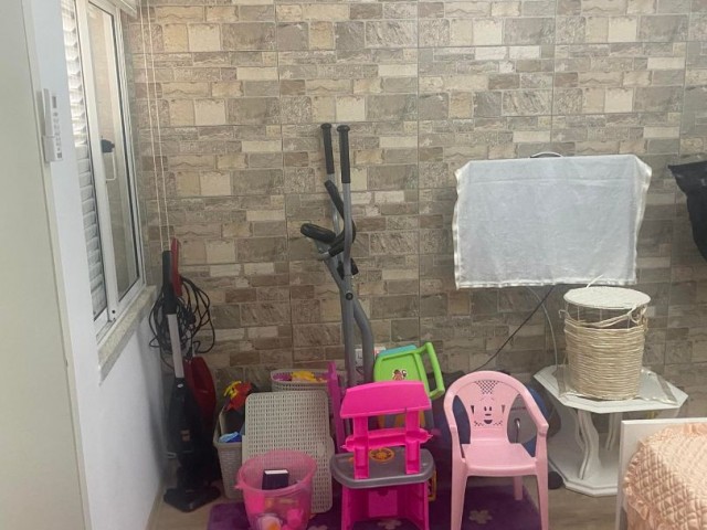 Yenikent Gonyeli belediyesi Binası civarı orta kat daire..Turk tapulu 125m2.( orta kat) - Fotoğraf 3