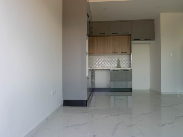 Girne Laptada Kira getirisi yuks I villa tadında bir yaşam( 1+1 ler 130 000 stg 2+1 ler 185000 GBP) Ortak havuzlu özel bahçeli....Terasli - Fotoğraf 2