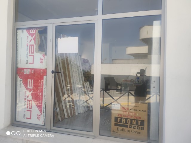 Girne Lapta’da Satılık 3 Tane Dükkan İkisi 40 m2 Bir Tanesi 80 m2 - Fotoğraf 3