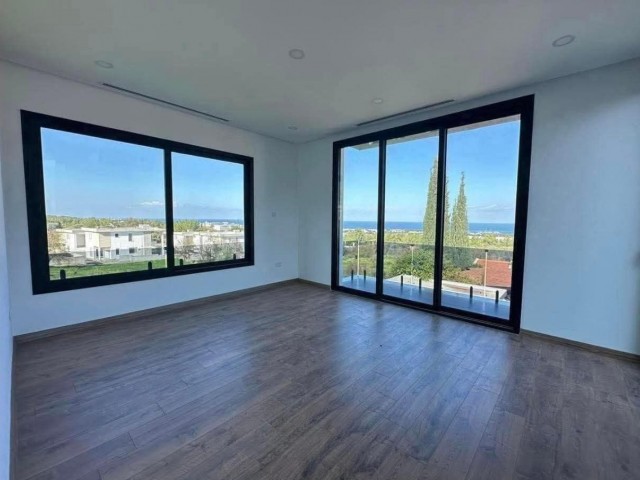 Girne Zeytinlik, ana artel üst başı, Dağ Deniz manzaralı Türk Tapulu, taşınmaya hazır, 310m2 iç, 726 ve 900 m2 arsalarıyla son 2 adet villa... - Fotoğraf 4
