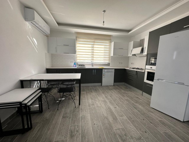 GİRNE ALSANCAKTA Penthouse veya bahçeli zemin kat 2+1 HAVUZLU SİTE - Fotoğraf 3