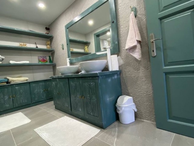 Girne alsancak, Rus müşterimizden 5+2 , 300 m2 villa, 1467 m2 içerisinde, full deniz dağ manzaralı... - Fotoğraf 1