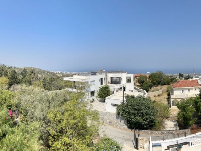 Girne Bellapais Satılık Köşede, Villa İzinli ve Deniz Manzaralı Arsa - Fotoğraf 4
