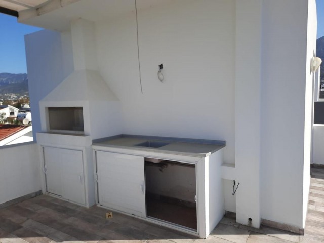 KARANOGLANOGLU  Girne    Mami Discount Yakın Bölgede Satılık 265 m2 Brüt Katlı 3+1 Villa 385.000 STG/+905391132605