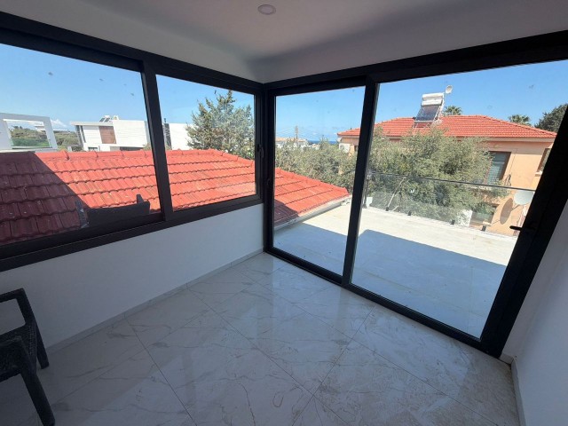 Girne Ozanköy, Özel Havuzlu Sıfır 823m2 Arsalı Satılık 4+1 Villa 450.000 STG / +905338202346