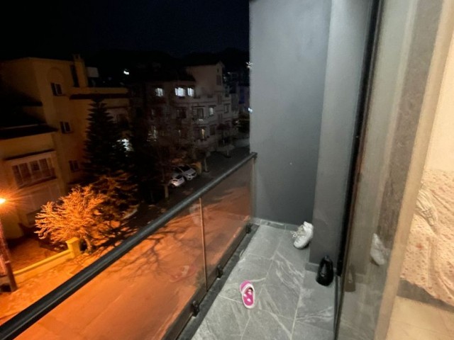 Girne Eski Nusmar Arka Sakagında Satılık 2+1 Daire Vergiler Ödenmiştir - Fotoğraf 2