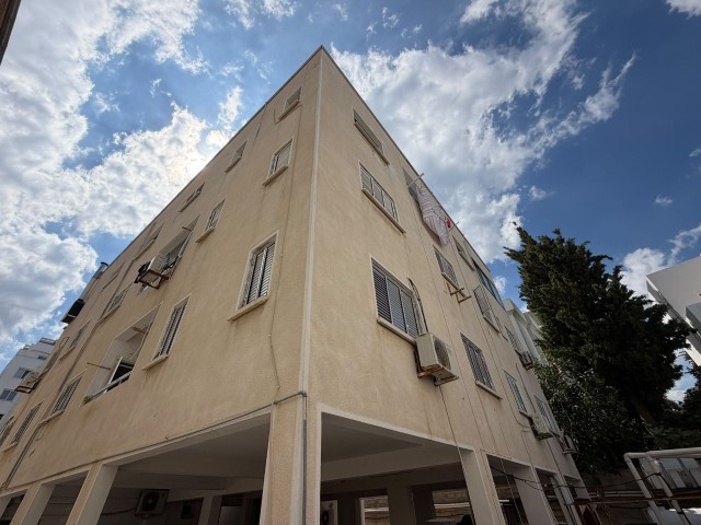 Girne Merkez, 2 Ev Birleşimi Satılık 4+2 Daire 285.000 STG / +905338202346 - Fotoğraf 1