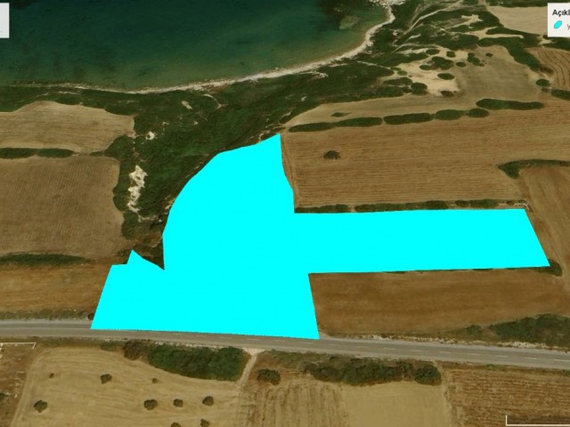 İskele Yenierenköy Ana Yol Üzeri Denize 30M Mesafede 18464 m² Satılık Arazi